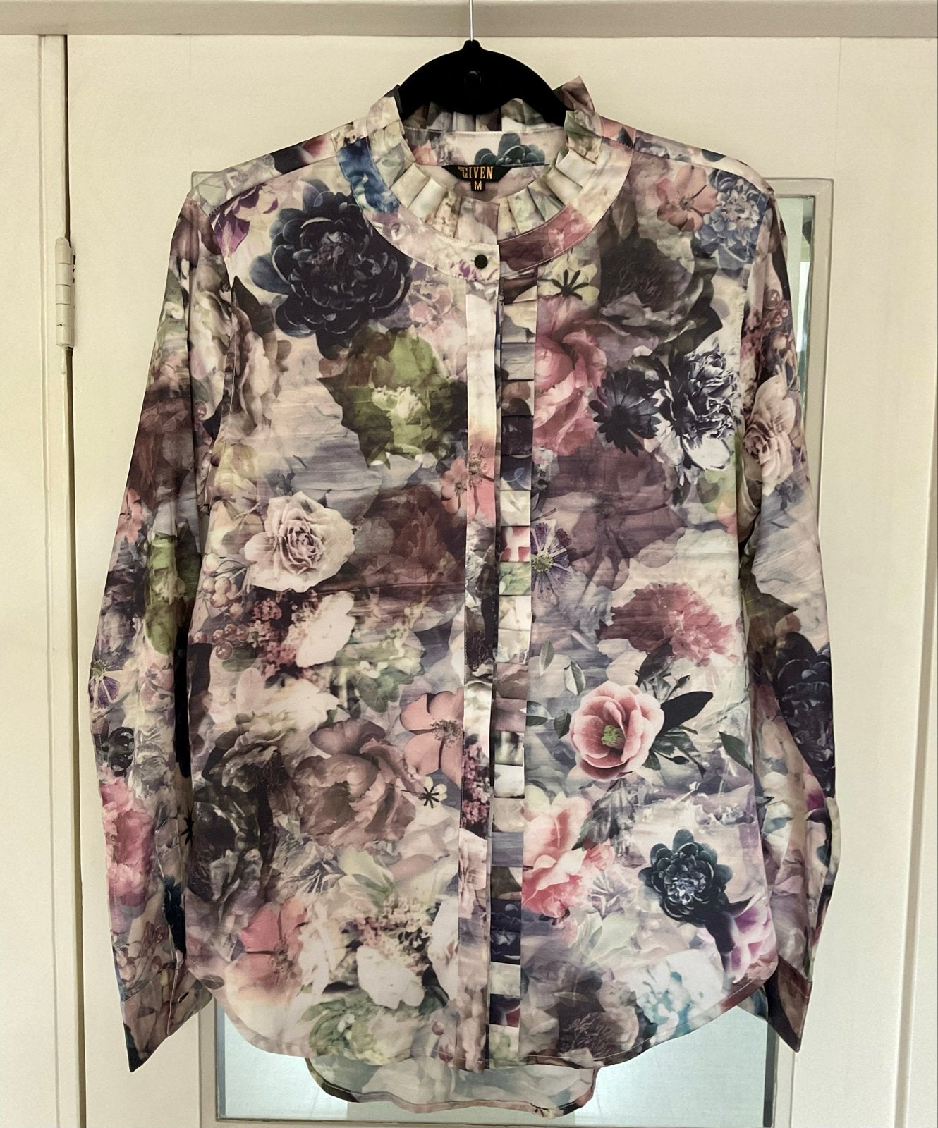 GIVEN Blouse met Bloemenprint en Ruches - Maat M, Ophalen of Verzenden, Zo goed als nieuw, Maat 38/40 (M), Meerkleurig