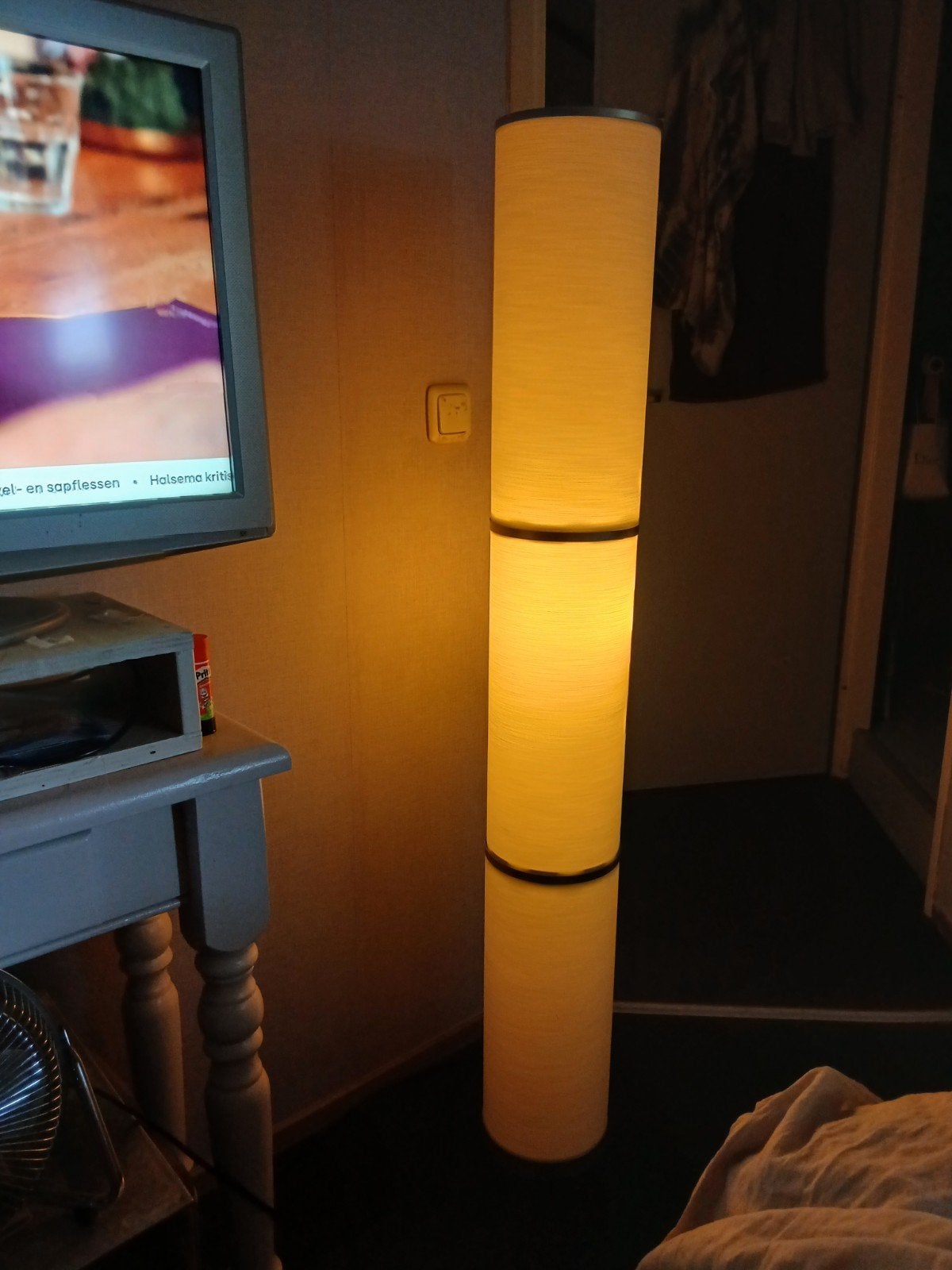 Mooi moderne  IKEA lamp, Huis en Inrichting, Ophalen, Kunststof, 100 tot 150 cm, E14 (klein)