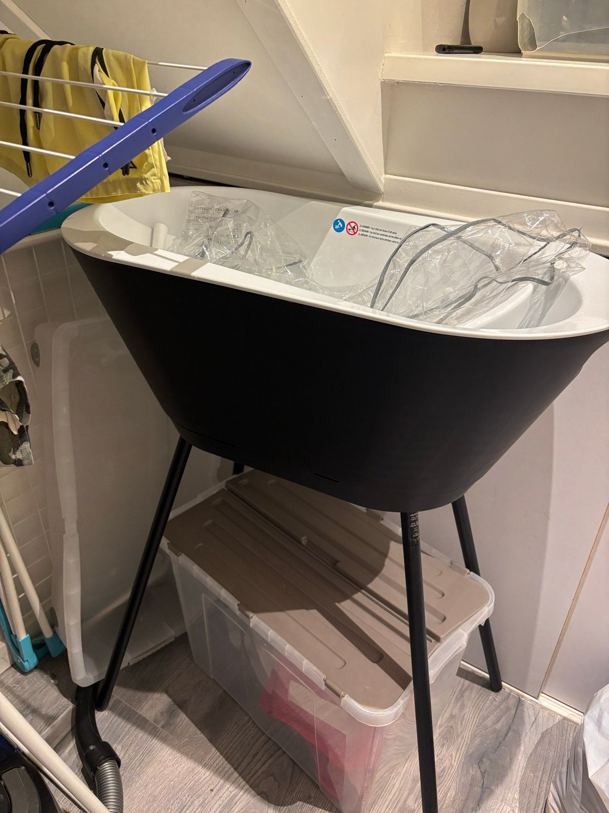 Babybadje met standaard en badzitje, Kinderen en Baby's, Overige merken, Ophalen of Verzenden, Zo goed als nieuw, Badje