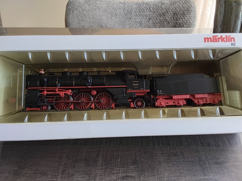 Marklin HO Rheingold BR 18,434 nieuwstaat., Wisselstroom, Locomotief, Ophalen of Verzenden, Zo goed als nieuw