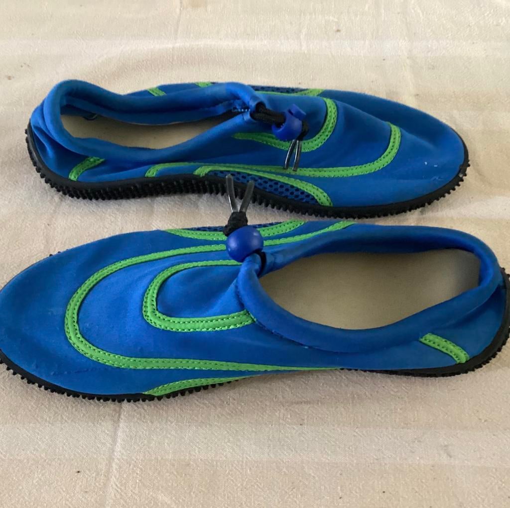 Zwem waterschoenen maat 38-39, Watersport en Boten, Watersportkleding, Ophalen of Verzenden, Gebruikt, Dame of Heer, Zeil- of Surfschoenen
