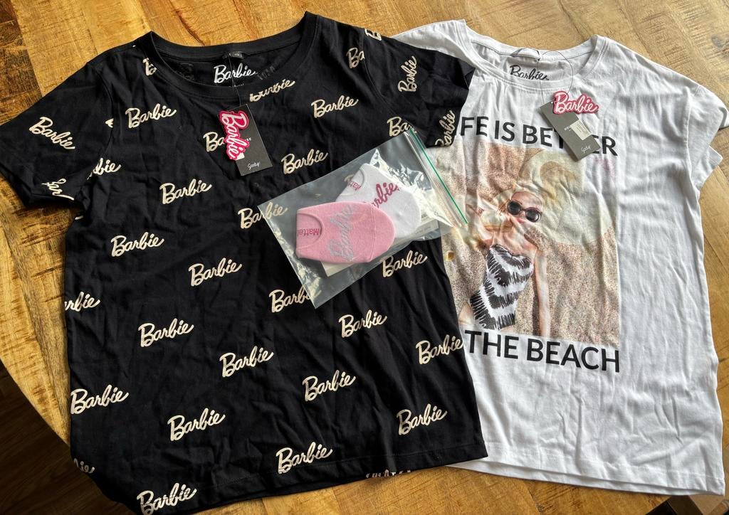 Twee Barbie T-shirts en sokken set maat L, Zwart, Maat 42/44 (L), Nieuw, Ophalen of Verzenden
