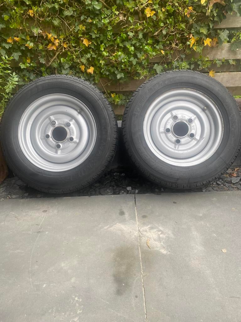 12 inch aanhangervelgen + hogedruk banden., Ophalen, Zo goed als nieuw
