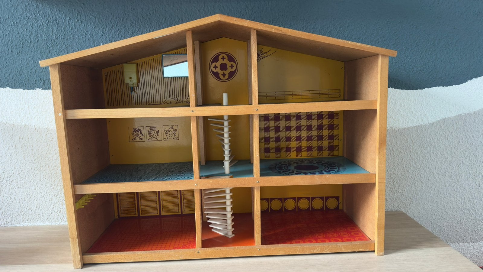 Poppenhuis van hout, Ophalen, Zo goed als nieuw, Poppenhuis