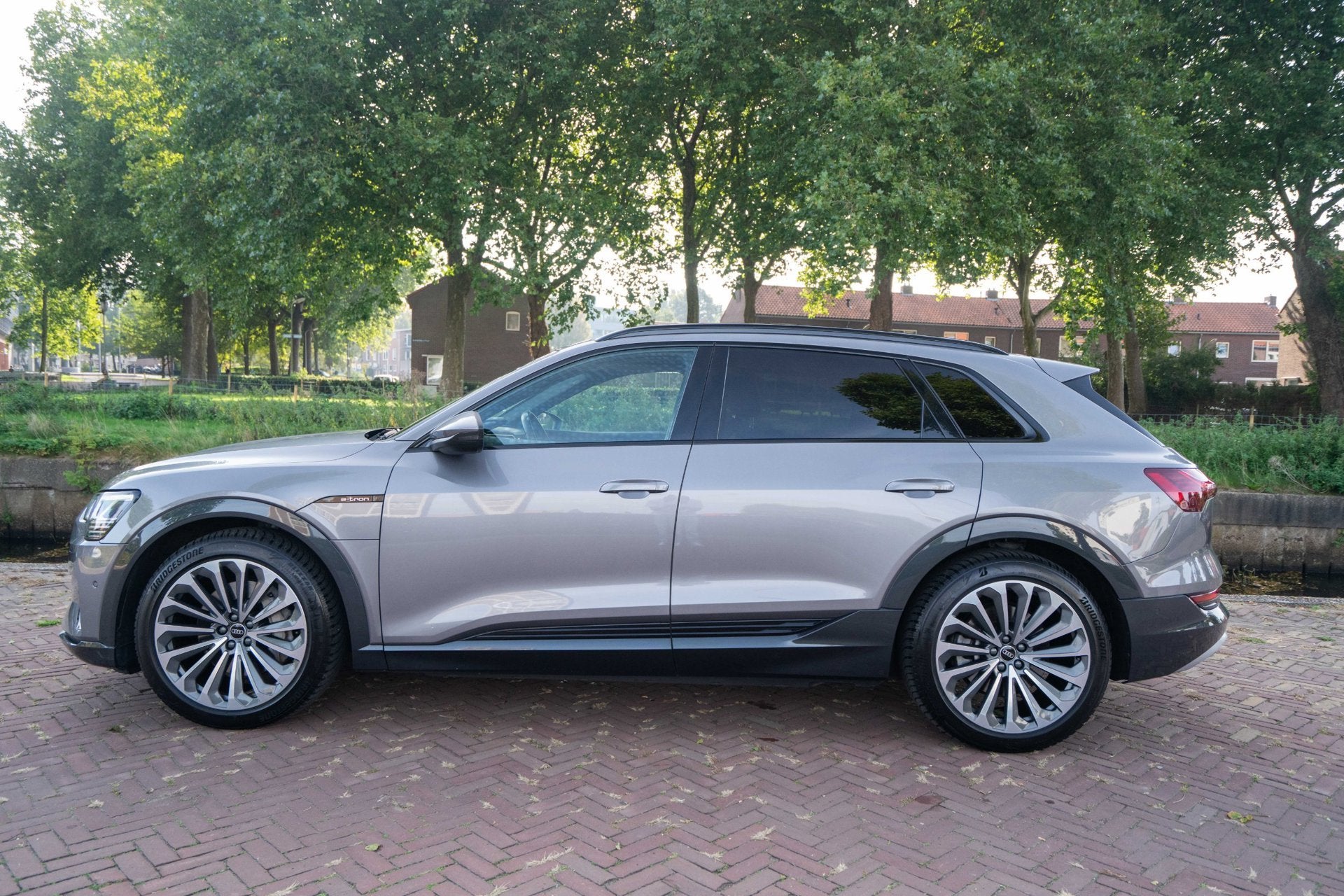 Audi E-tron 55 quattro Advanced edition Plus 95 kWh Automaat, Auto's, Zwart, 95 kWh, 1583 min, Vierwielaandrijving