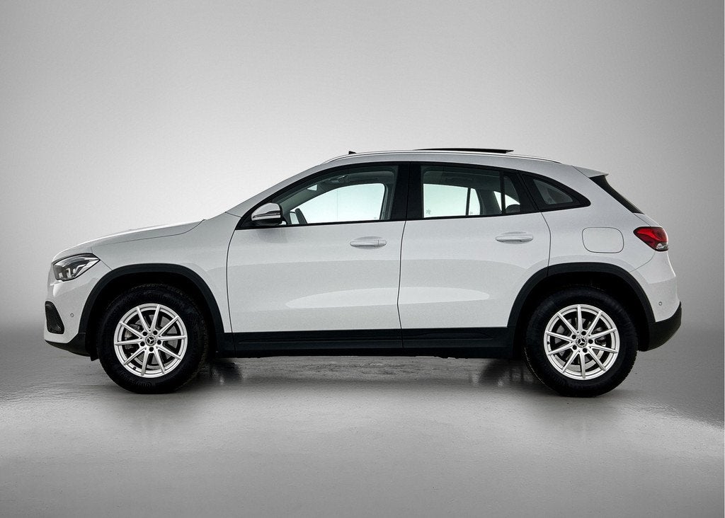 Mercedes-Benz GLA 200 Business Solution Panorama Schuif-Kant, Auto's, Mercedes-Benz, 12 maanden, 4 cilinders, Leder en Stof, Wit