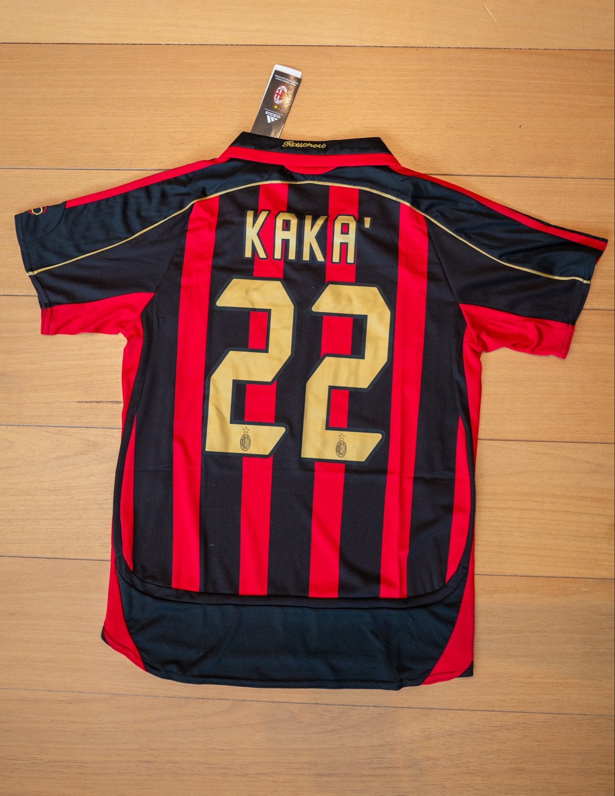 AC Milan Thuisshirt Kaka 22 - Maat M - Nieuw met kaartjes, Sport en Fitness, Voetbal, Maat M, Ophalen of Verzenden, Nieuw, Shirt