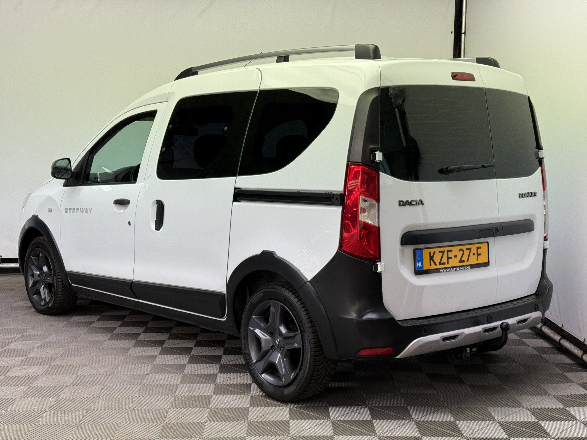 Dacia Dokker Stepway 1.2 TCe S&S Ambiance Navi Airco Trekhaa, Auto's, Voorwielaandrijving, Stof, Gebruikt, 4 cilinders