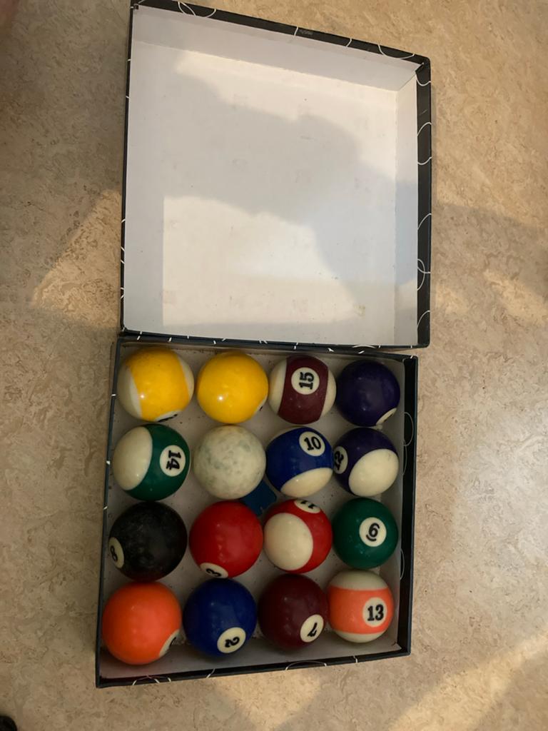 Complete set poolballen in doos, Sport en Fitness, Ophalen, Gebruikt, Keu of Ballen