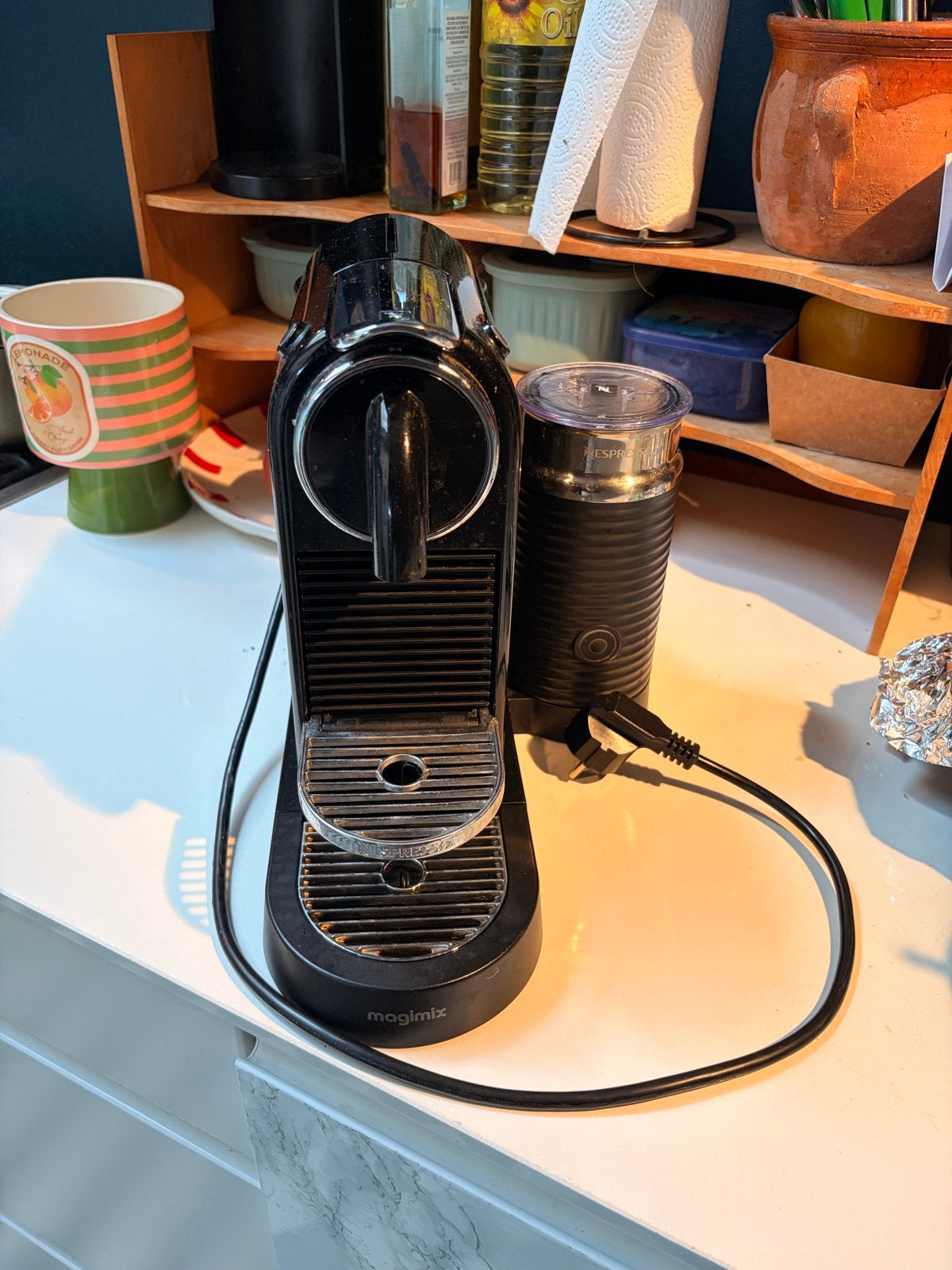 Magimix Nespresso Inissia met Aeroccino 3 melkopschuimer, Witgoed en Apparatuur, Koffiezetapparaten, Ophalen, Gebruikt, Espresso apparaat