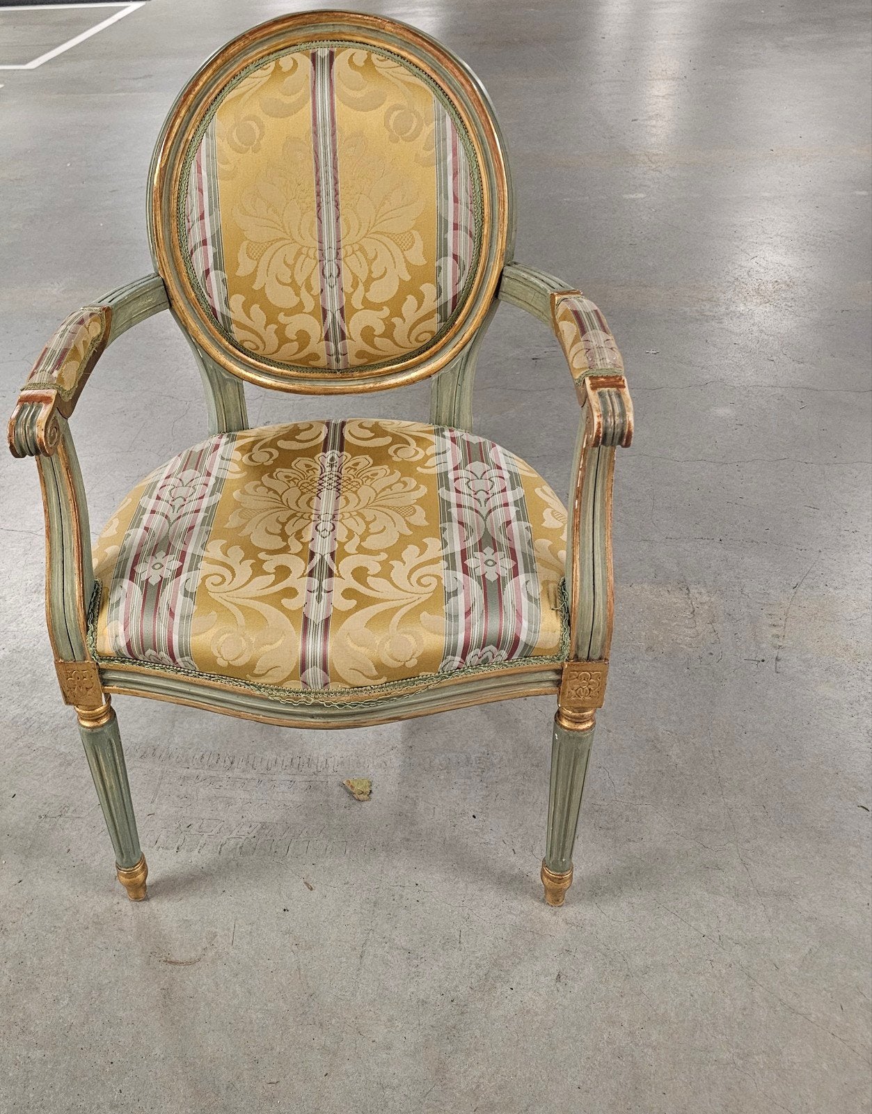 Antieke Louis XVI stijl fauteuil - Elegant en Comfortabel, Antiek en Kunst, Ophalen
