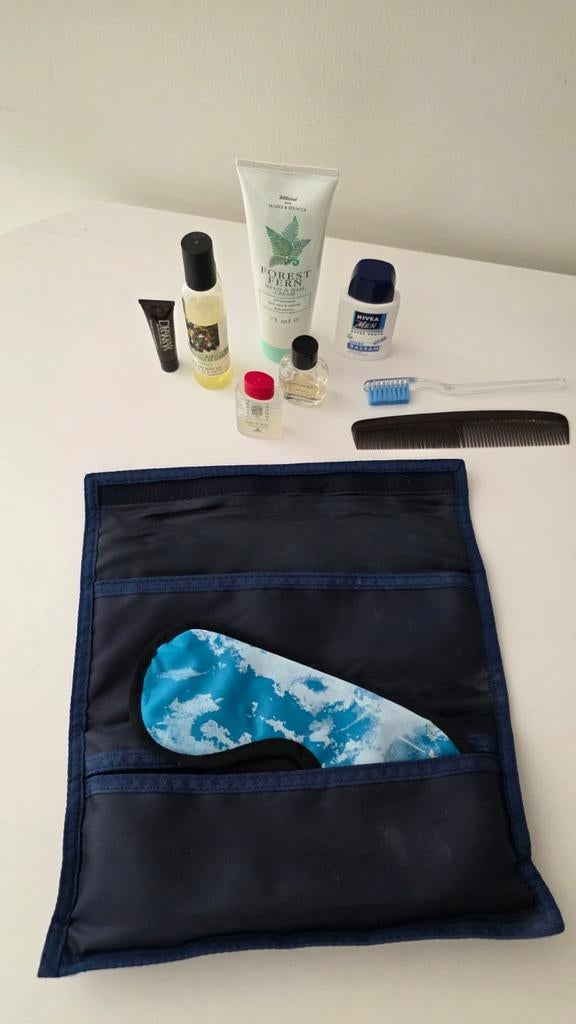 KLM Business Class toilettasje met inhoud, Sieraden, Tassen en Uiterlijk, Toilettassen, Ophalen of Verzenden, Nieuw, Blauw, Heer of Dame