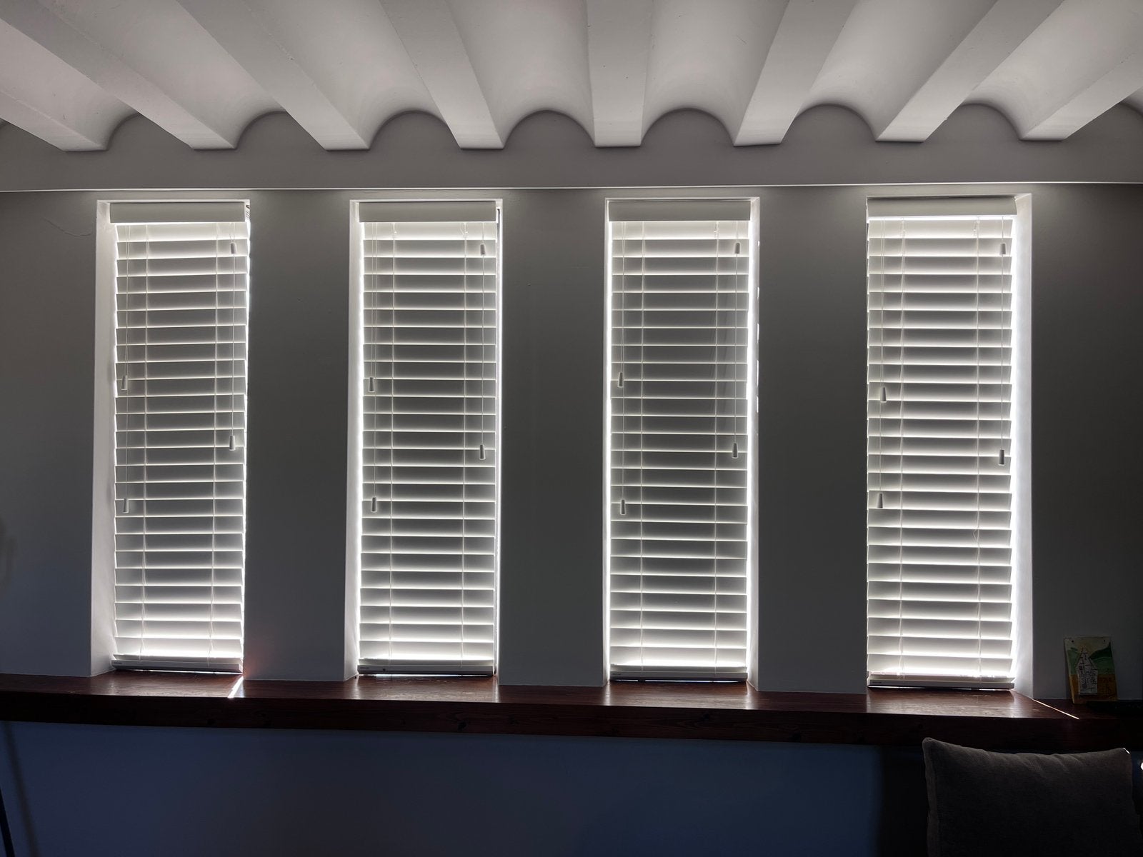 4x Veneta houten luxaflex wit, Luxaflex, Ophalen, Zo goed als nieuw, Wit