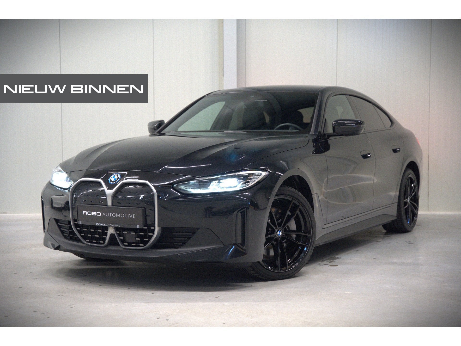 BMW i4 eDrive40 84 kWh | Stoelverwarming | Stuurverwarming |, Auto's, Achterwielaandrijving, Gebruikt, Leder, 83 kWh