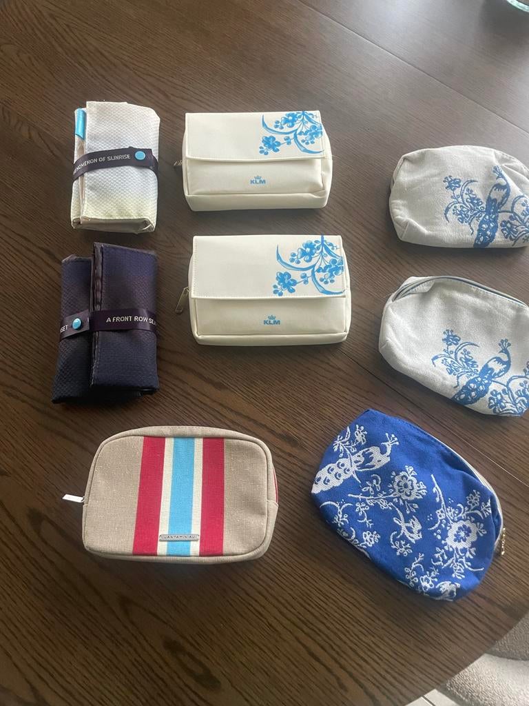 KLM Business Class Amenity Kits - 4 Volle Etuis, Sieraden, Tassen en Uiterlijk, Tassen | Reistassen en Weekendtassen, Wit, Minder dan 40 cm