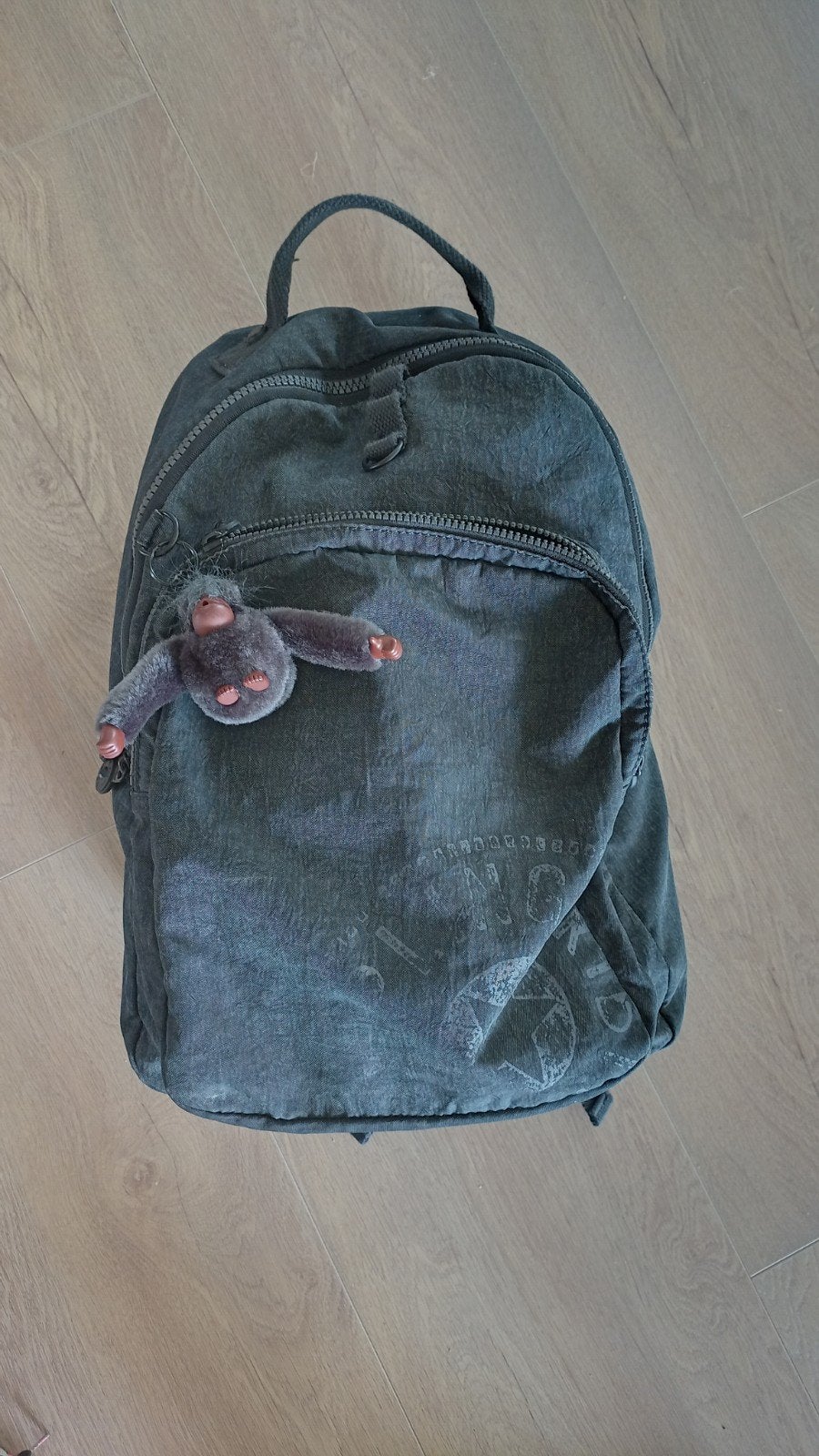 Kipling tas grijs met Kipling aapje, Ophalen of Verzenden, Zo goed als nieuw, Kipling, 30 tot 45 cm