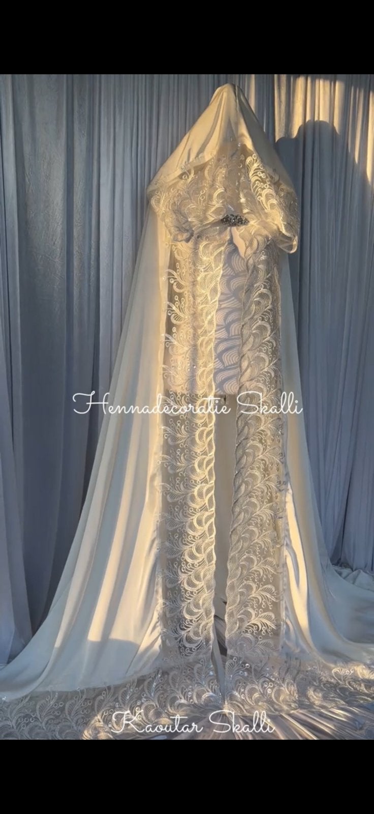 Bridal cape met brede sierrand, Ophalen of Verzenden, Zo goed als nieuw, Zwart, Accessoires
