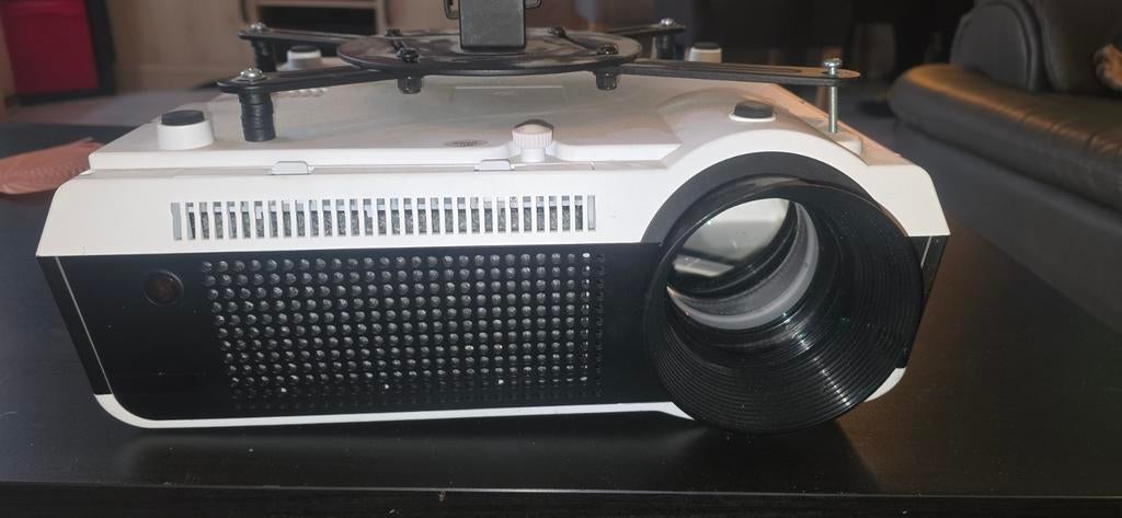 Witte Beamer/Projector met HDMI en VGA aansluitingen, Ophalen, Onbekend, Overige resoluties, Gebruikt