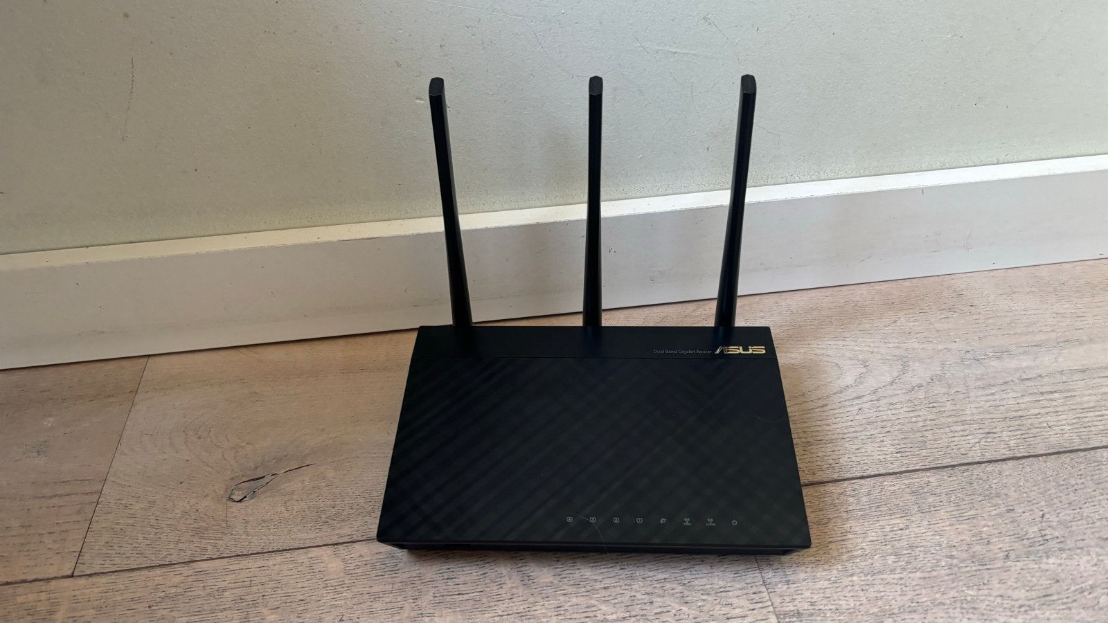 ASUS RT-AC66U B1 Dual-Band Gigabit WiFi Router, Computers en Software, Routers en Modems, Ophalen of Verzenden, Gebruikt, Router