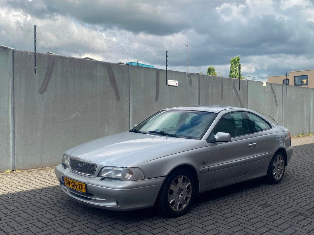 Volvo C70 Coupé 2.4 T AUTOMAAT/LPG G3/LEER/RIJDT GOED/APK!, Auto's, Volvo, C70, Gebruikt, Zwart, 4 stoelen