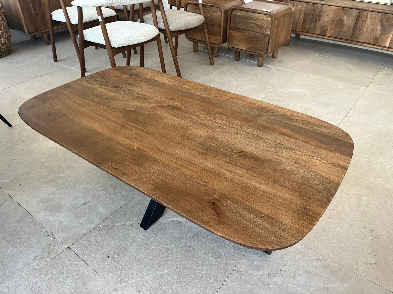 Magazijn leegverkoop salontafel deens ovaal mangohout matrix