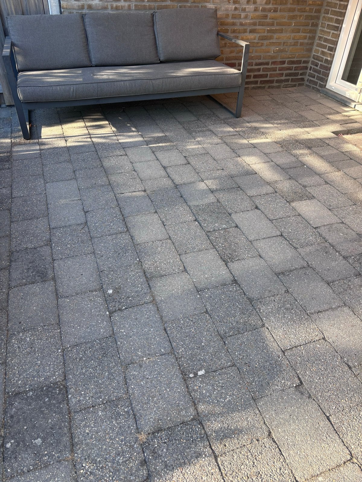 Gratis 38 m2 Gebruikte betonnen klinkers voor terras, Ophalen, Gebruikt, Klinkers, 10 m² of meer