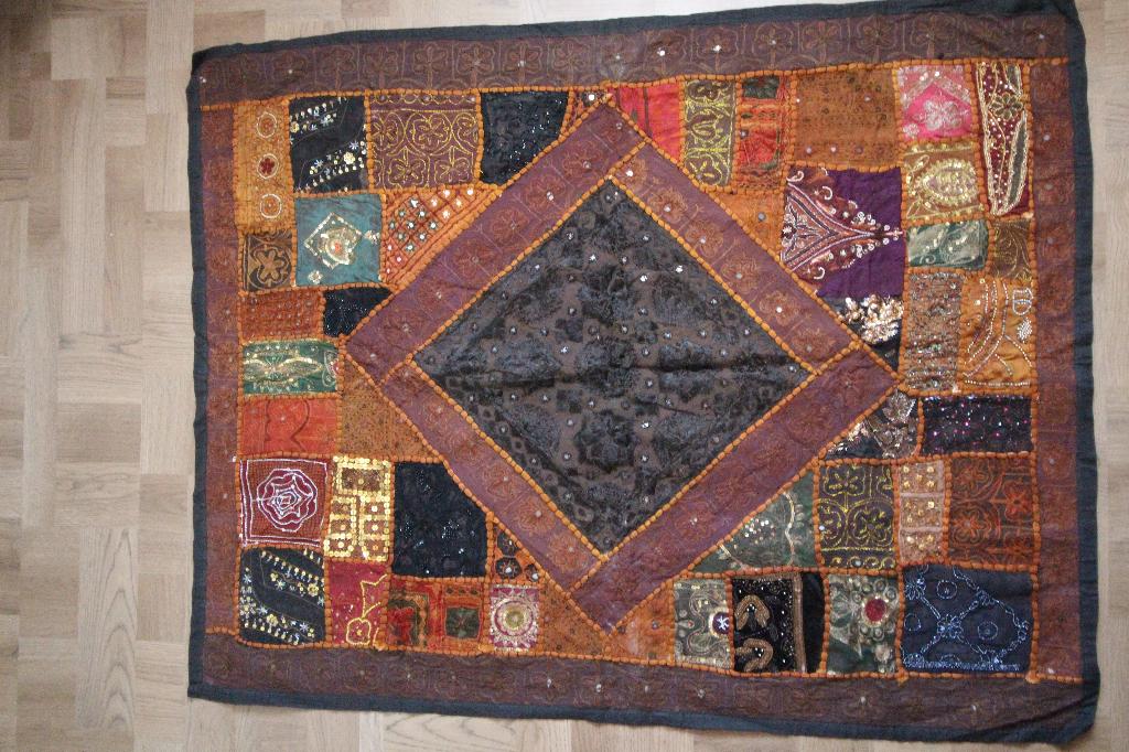 Prachtige wandkleed India Gujarat 90*120 cm. handwerk, Overige typen, Ophalen of Verzenden, Zo goed als nieuw, 75 tot 100 cm