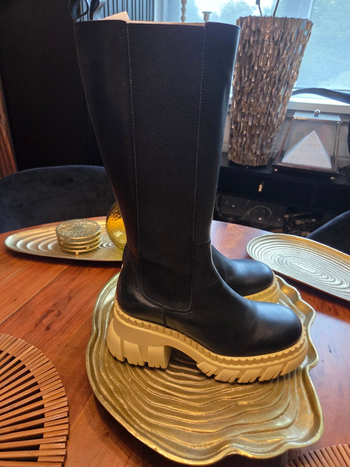 Nieuwe leren laarzen met chunky zolen en smalle schacht, Kleding | Dames, Schoenen, Hoge laarzen, Zwart, Nieuw, Ophalen of Verzenden