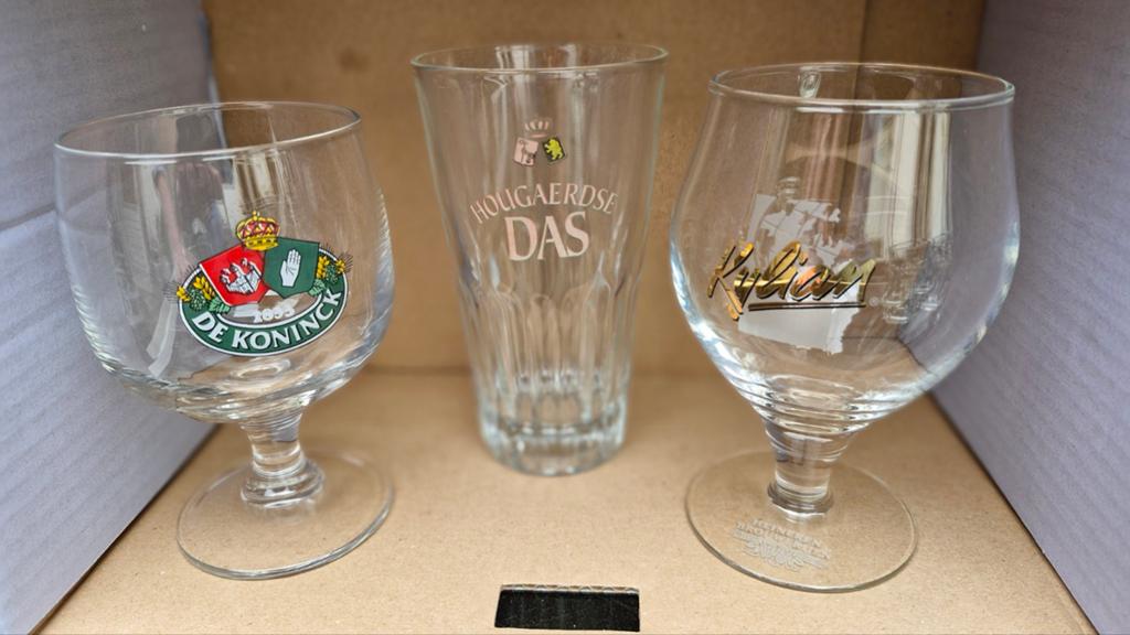 8 diverse bierglazen (Hoegaarden, Wieckse Witte, De Koninck), Ophalen of Verzenden