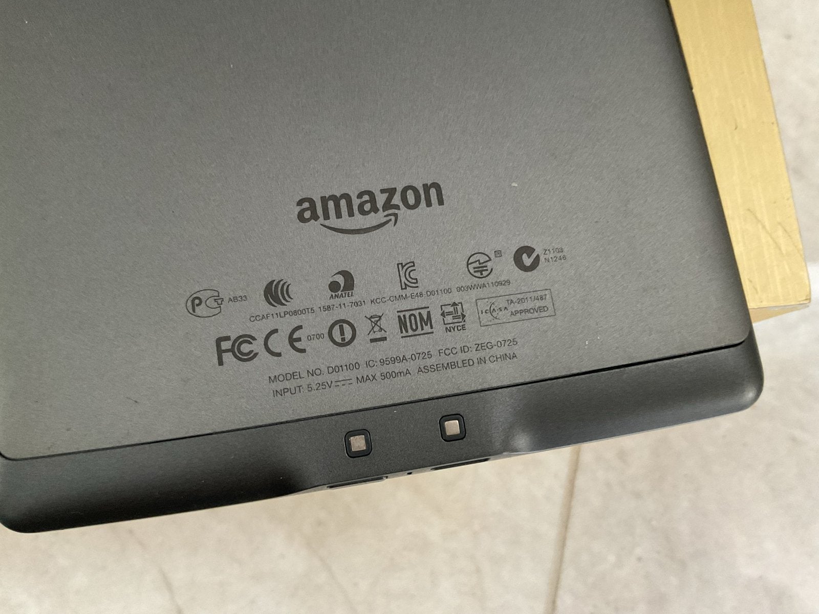 🔥 Amazon Kindle E-reader D01100 - scherm defect 🔥, Computers en Software, Ophalen of Verzenden, Zo goed als nieuw, 6 inch of minder