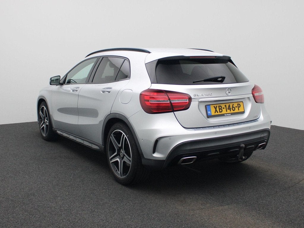 Mercedes-Benz GLA-klasse 180 Business Solution AMG | ACHTERU, Auto's, Mercedes-Benz, 12 maanden, Gebruikt, 4 cilinders, Leder en Stof