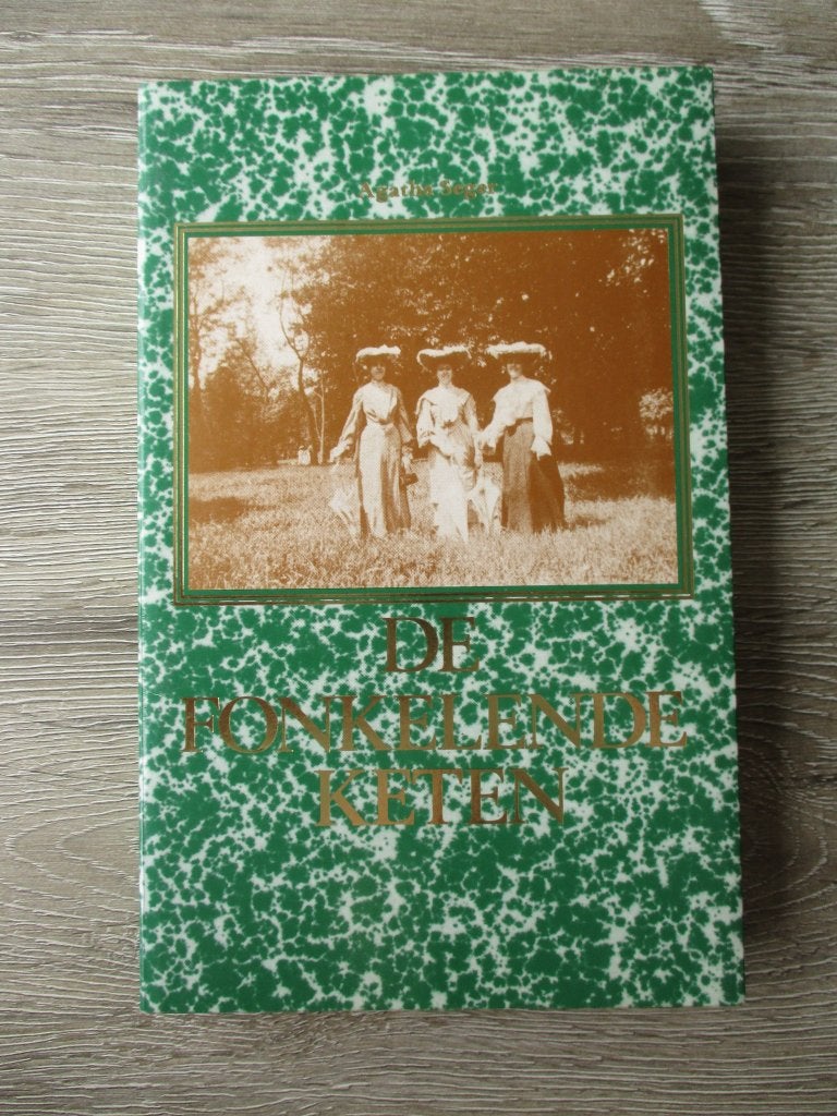De fonkelende keten - Agatha Seger, Ophalen of Verzenden, Gelezen