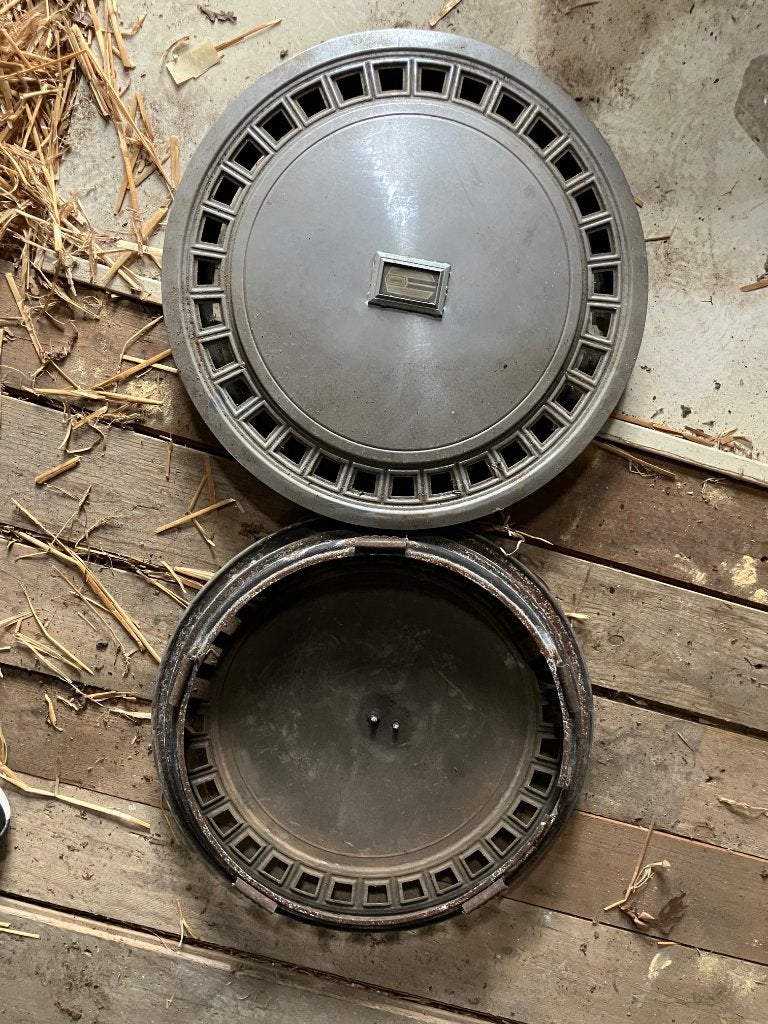 Oldsmobile Toronado wieldoppen, 2 stuks, Auto diversen, Wieldoppen, Ophalen of Verzenden, Gebruikt