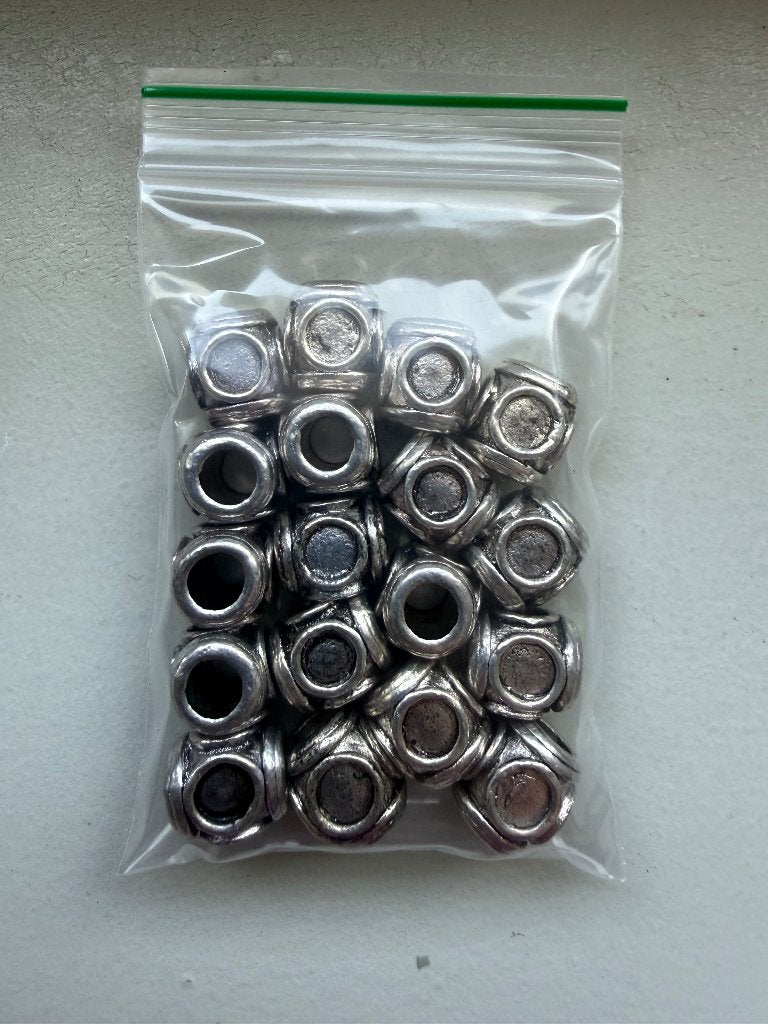18 Zilverkleurige Metalen Kralen Tonvormig 10 mm, Ophalen of Verzenden, Nieuw, Kraal
