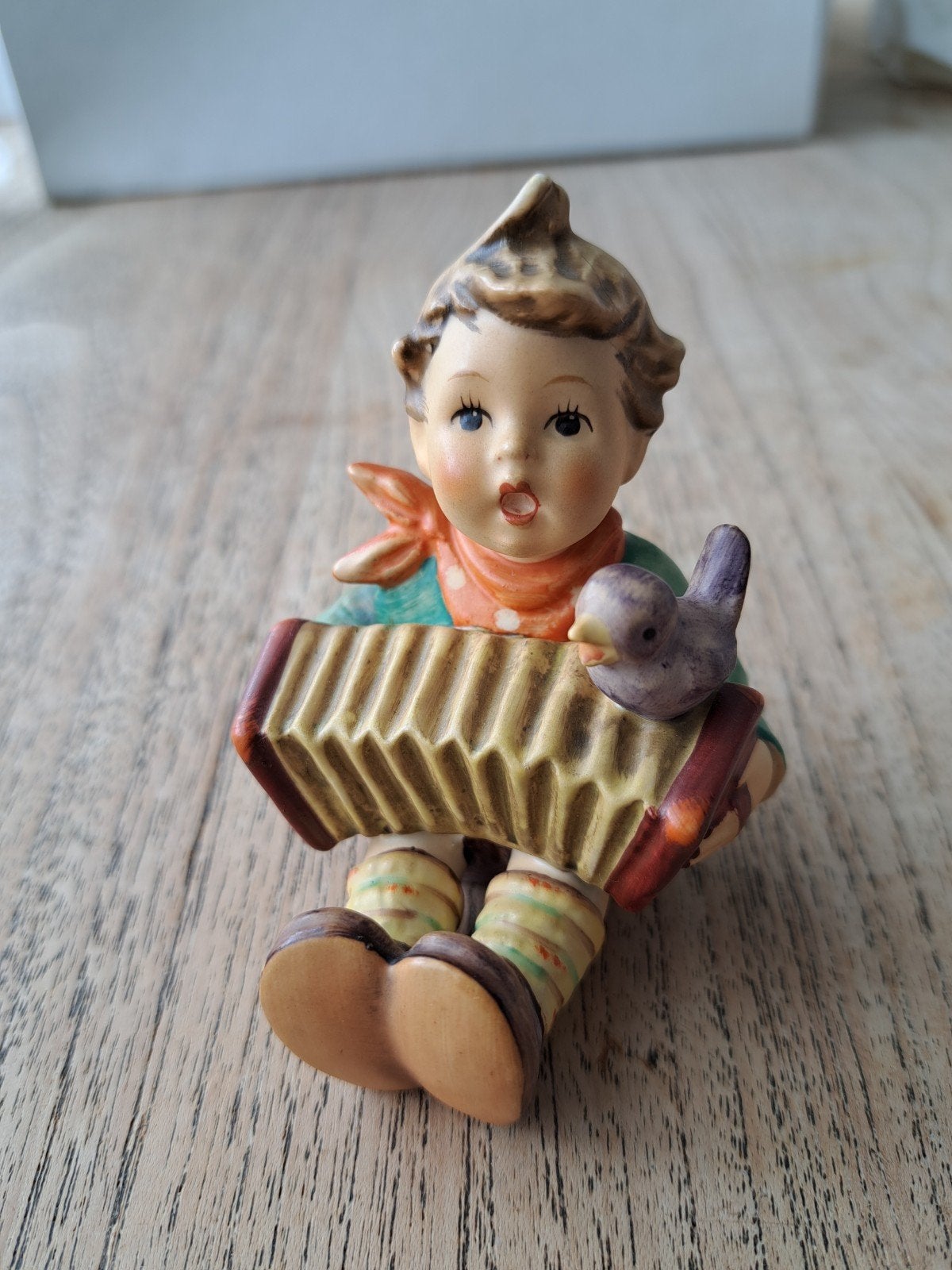 Goebel Hummel beeldje, 1983, nr 110/0, 8 cm hoog, Ophalen of Verzenden, Gebruikt