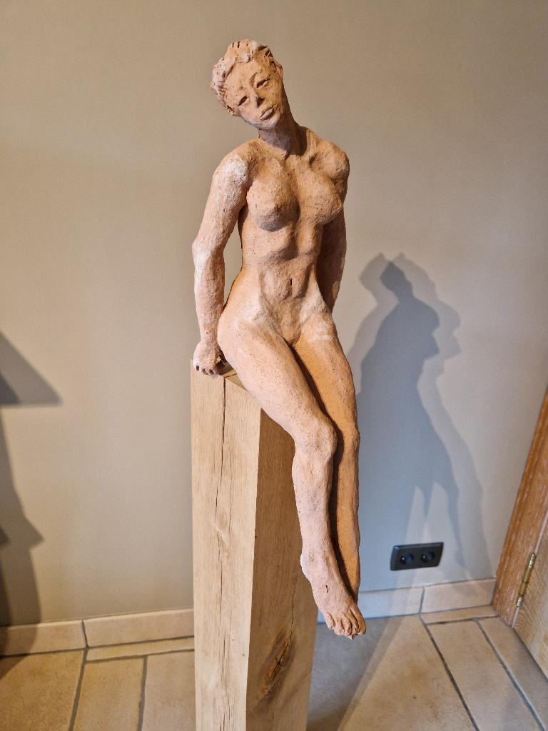 HERMANN HALLER Zittend Vrouwelijk Naakt, Handgemaakt, Ophalen of Verzenden, 20 - 50 cm, Steen of Keramiek