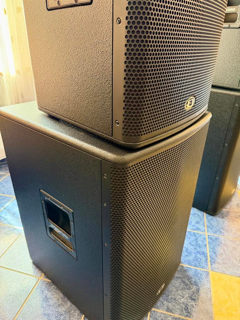 Dynacord Corus Evolution PA-2x C 15.2 + 2x Sub 1.18, Audio, Tv en Foto, Luidsprekers, Subwoofer, Zo goed als nieuw, 120 watt of meer