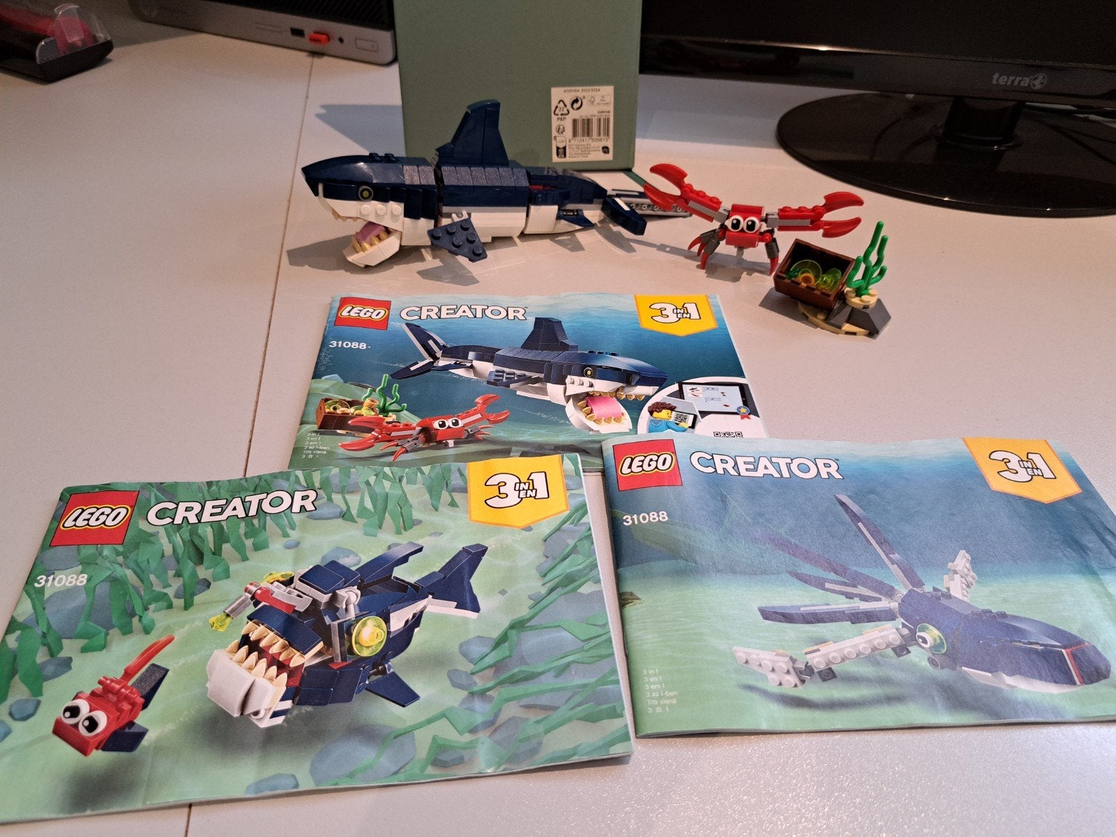 LEGO Creator 31088 Diepzeewezens  (mist 1 krabpootj, Ophalen