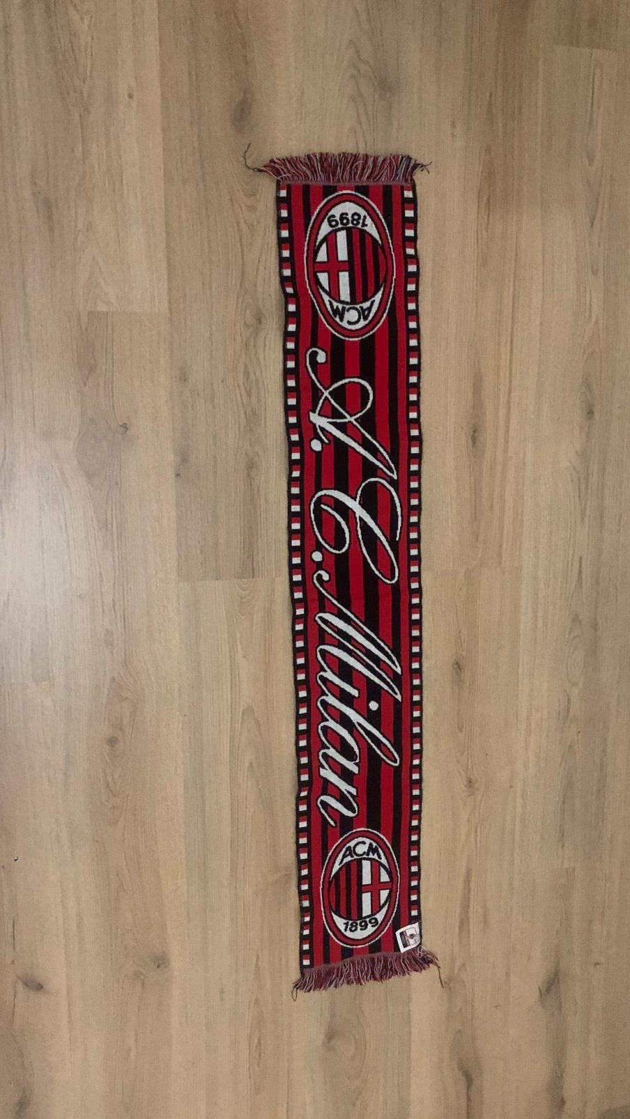 AC Milan Supporterssjaal, Ophalen of Verzenden, Zo goed als nieuw, Rechthoekig, 50 tot 100 cm