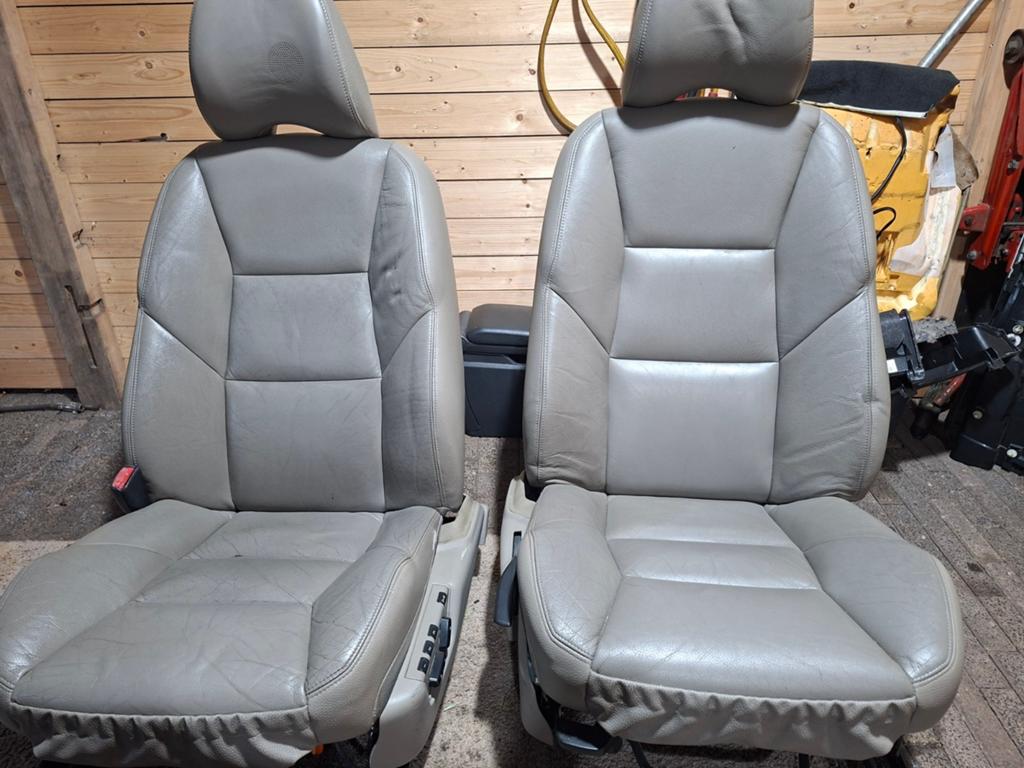 Leren voorstoelen Volvo V70 met stoelverwarming, Auto-onderdelen, Interieur en Bekleding, Ophalen