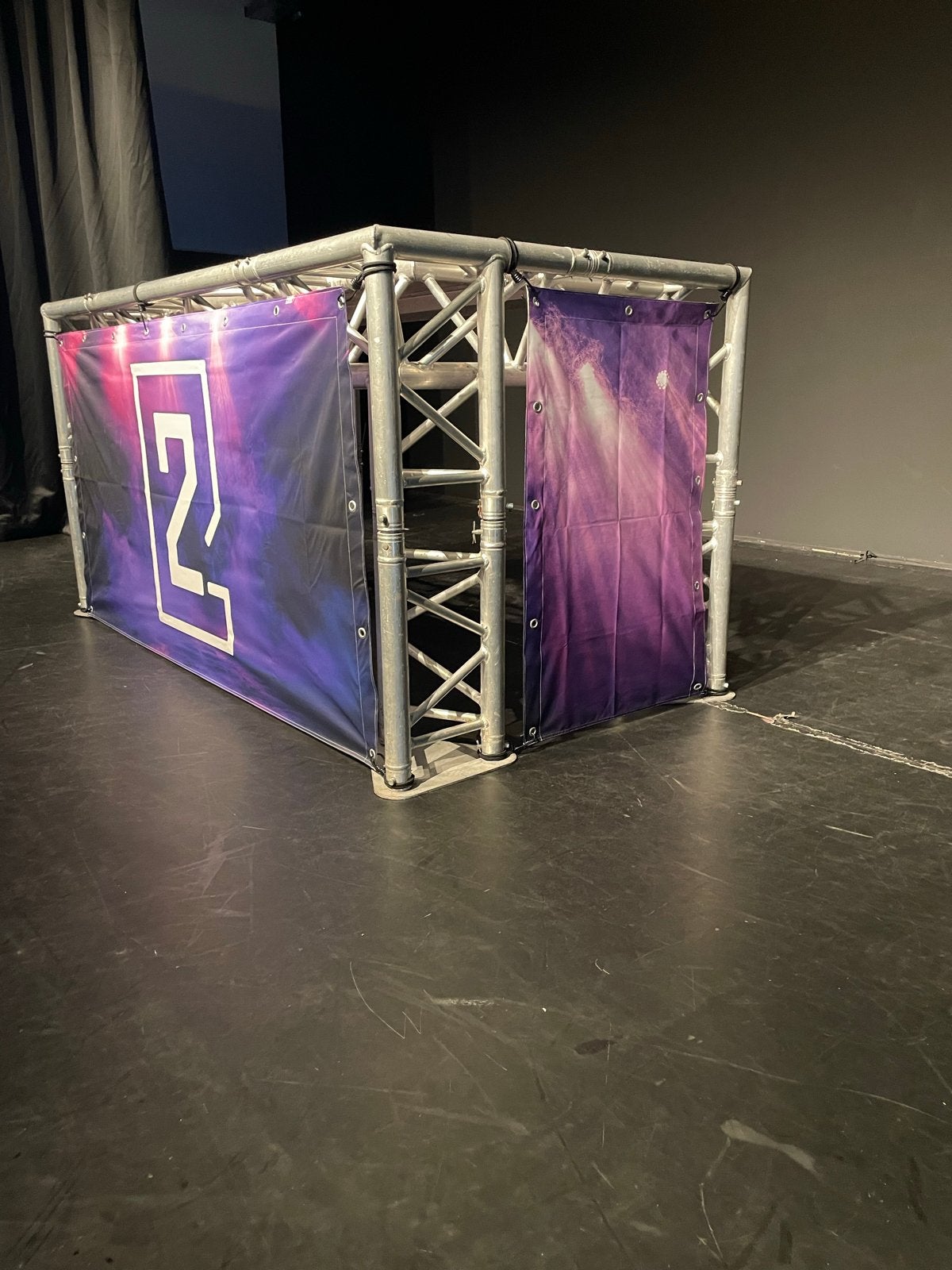 Te huur. DJ Booth / Truss Constructie, Muziek en Instrumenten, Ophalen, Gebruikt