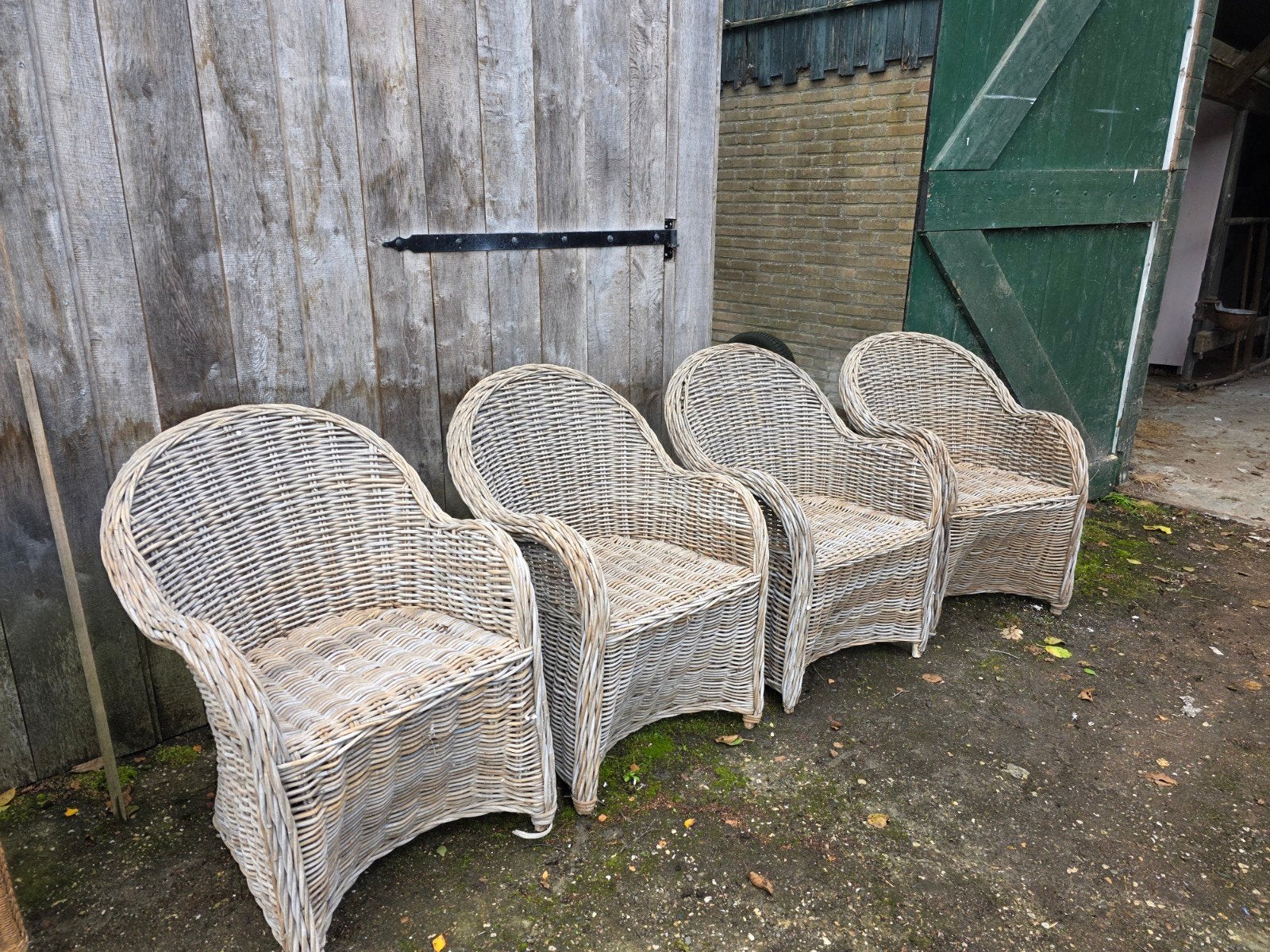 Vier rieten stoelen, Ophalen, Rotan
