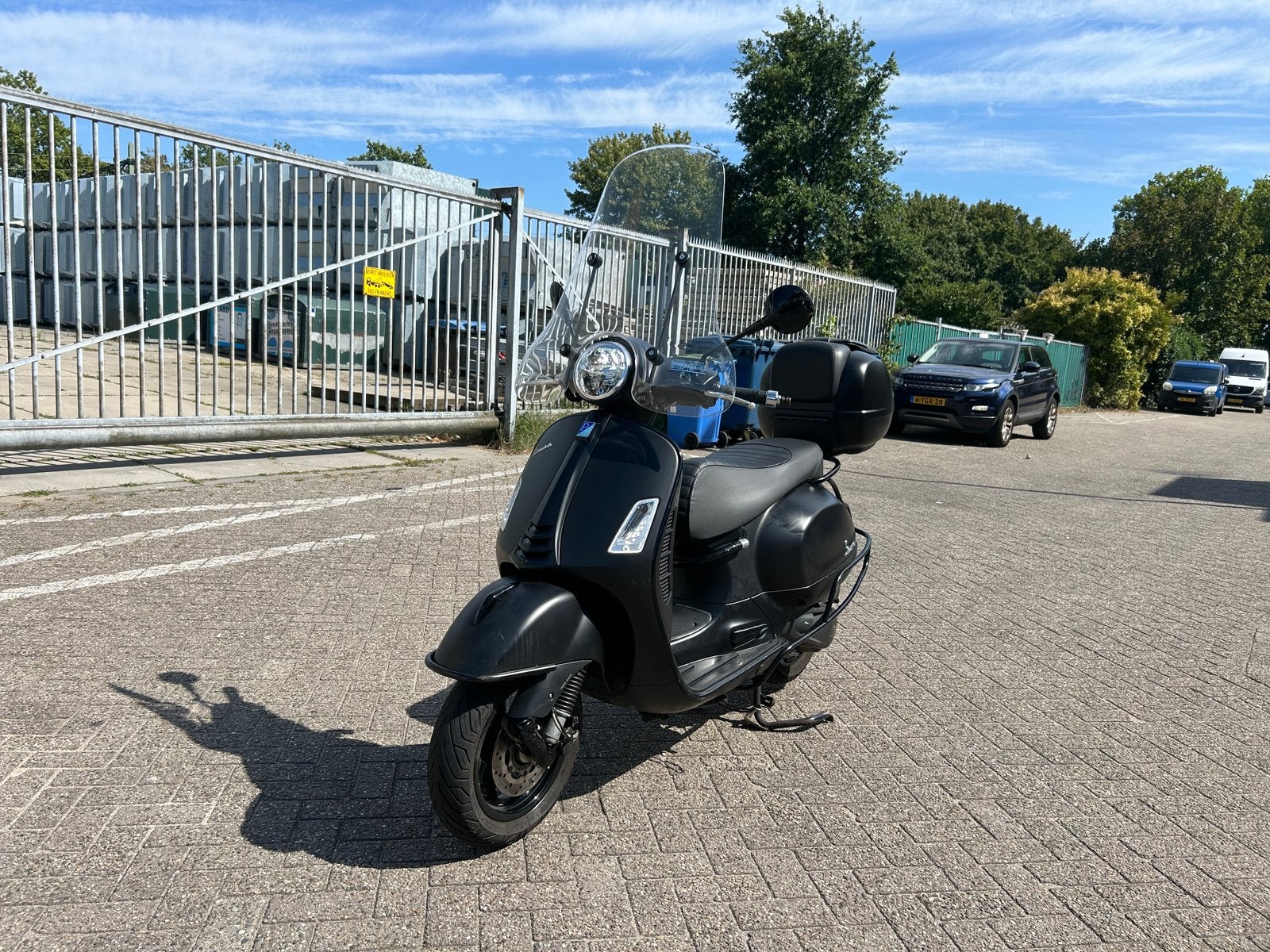 Vespa GTS 300cc, Ophalen, Zo goed als nieuw, Benzine, Vespa