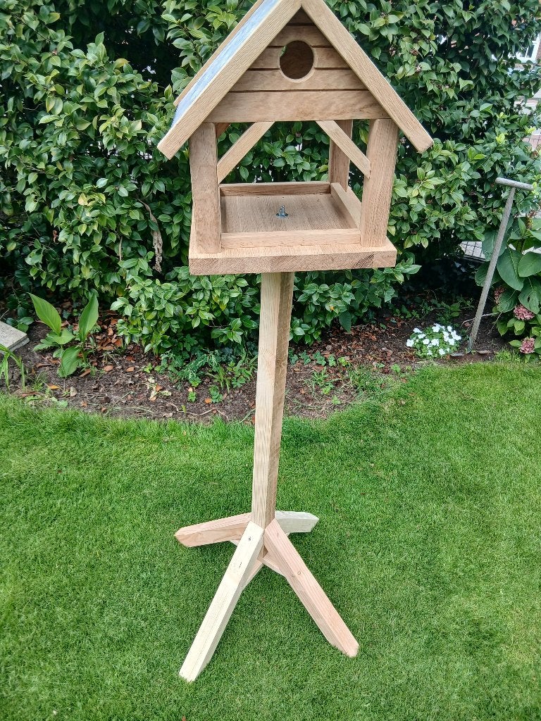 Vogelvoederhuis op poot    Eiken, Ophalen, Nieuw
