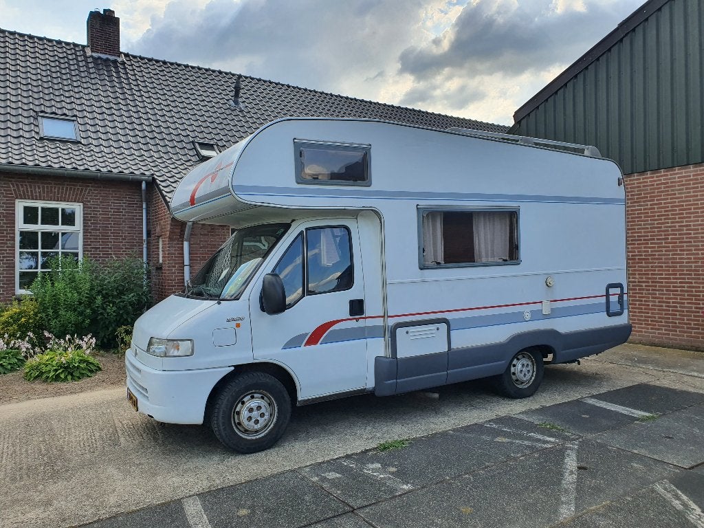Fiat Ducato 2.8 tdi Bürstner 2 zonnepanelen 6 zitplaatsen, Standaard zit, Fiat, 6 tot 7 meter, Bürstner