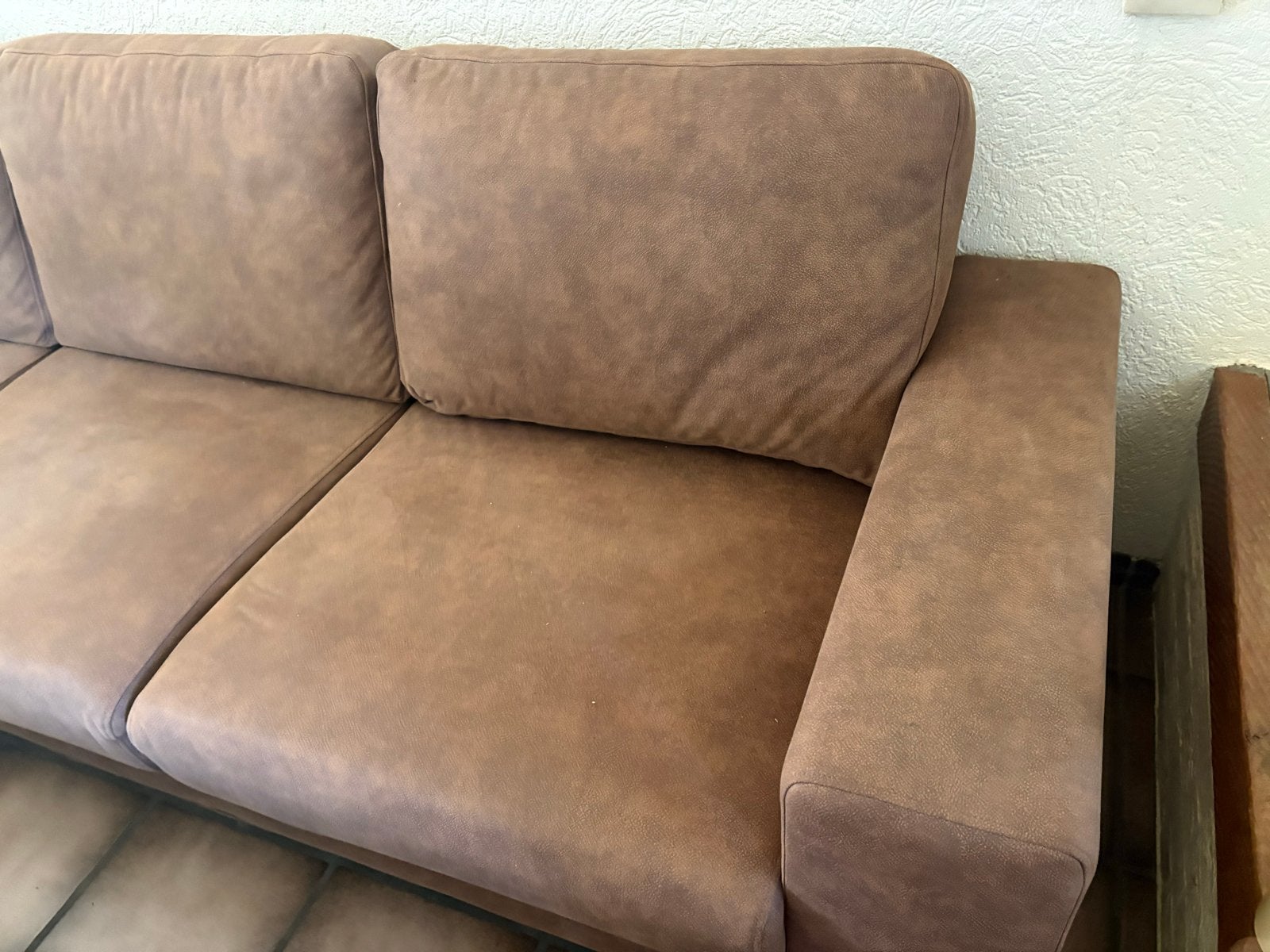 Comfortabele hoekbank met chaise longue - Bruin, Huis en Inrichting, Banken | Complete zithoeken, Ophalen, Gebruikt, Stof