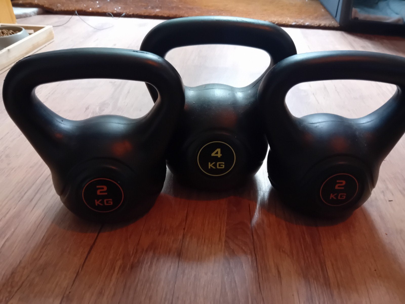Kettlebell set - 2x 2kg, 1x 4kg, Ophalen, Gebruikt, Benen, Kettlebell
