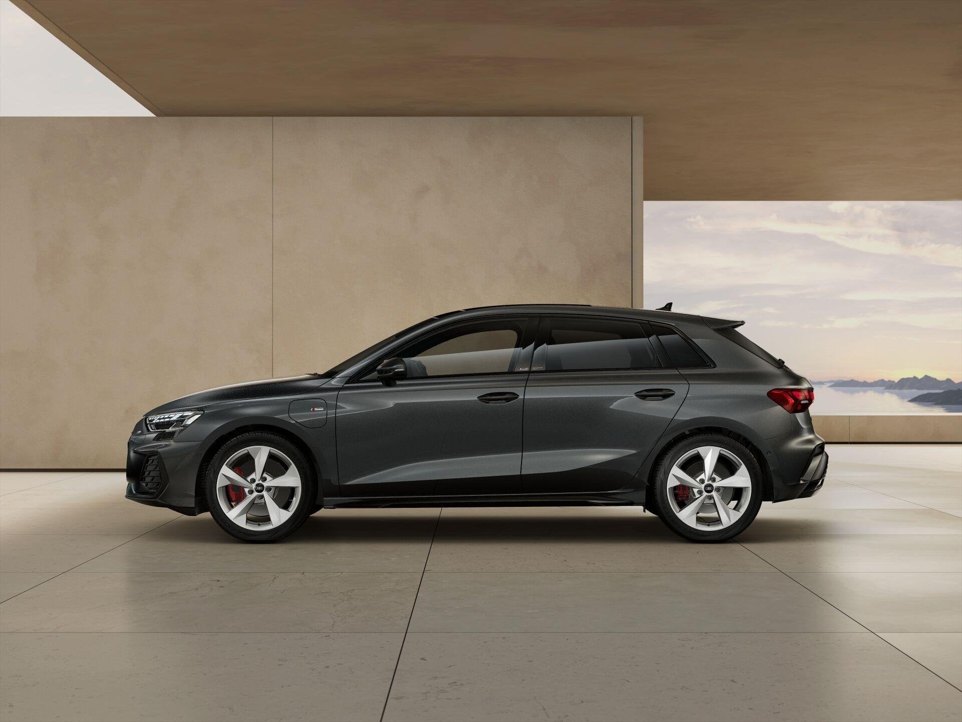 Audi A3 Sportback 45 TFSI e 272pk S Edition Competition | Co, 1498 cc, 4 cilinders, 150 min, Leder en Stof