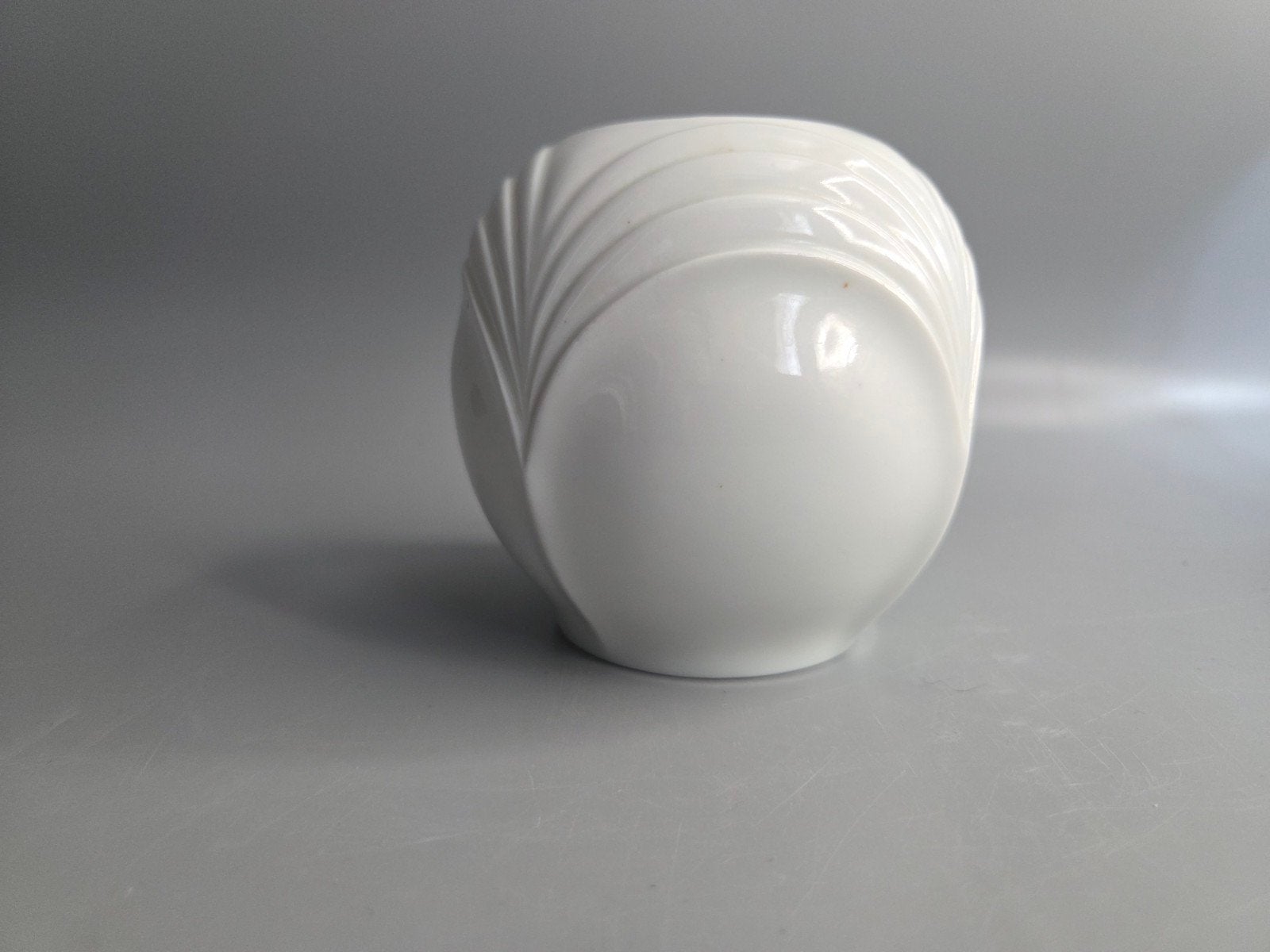 Vintage porseleinen design vaasje KPM Bavaria – nr. 1560/9, Ophalen of Verzenden