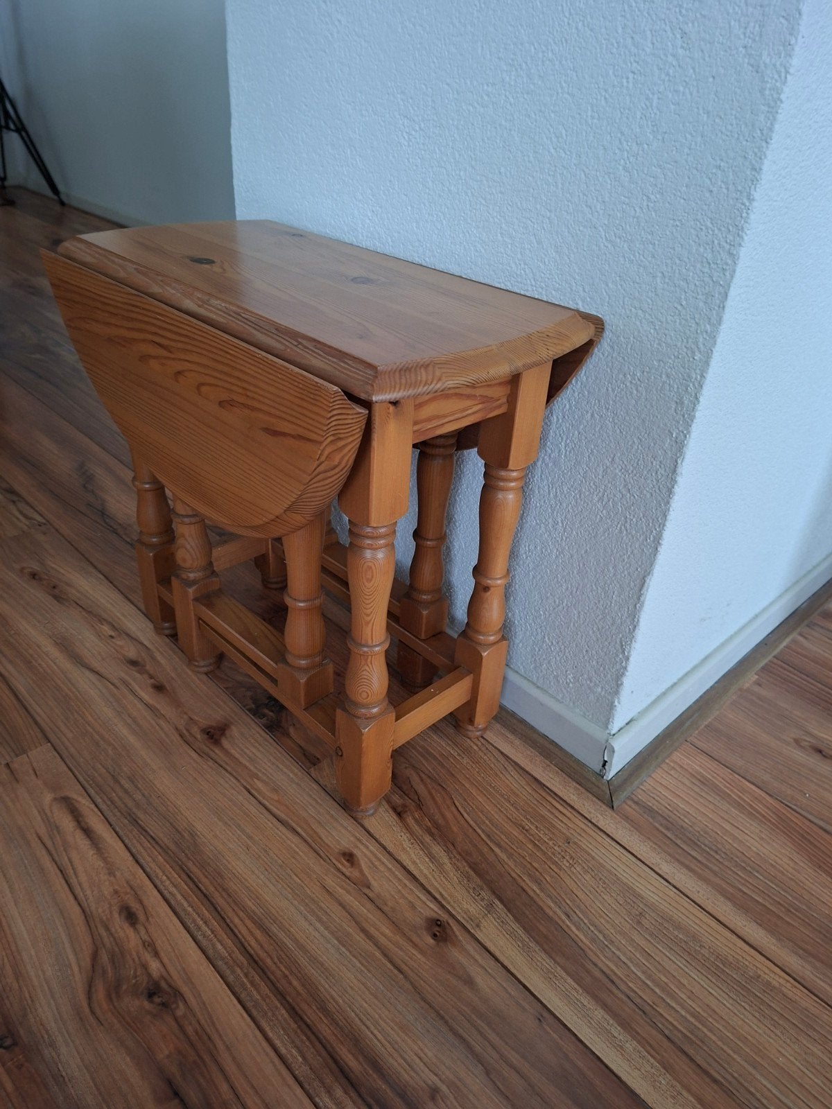 Grenen hangoortafeltje, inklapbaar, ovaal, Huis en Inrichting, Ophalen, Gebruikt, Rond, Minder dan 100 cm